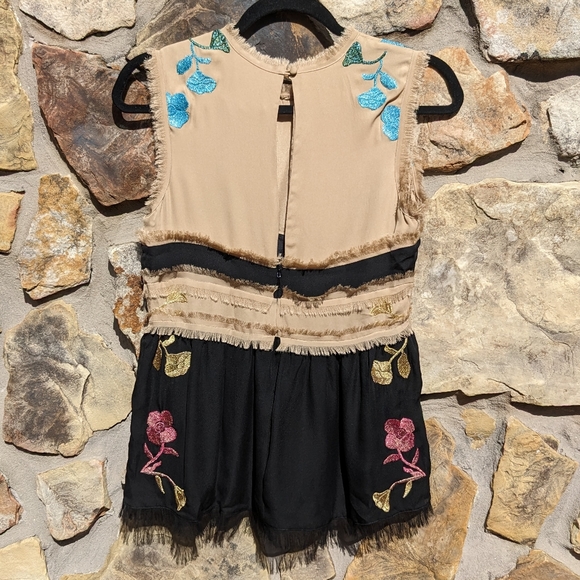 Cynthia Rowley Embroidered Silk Peplum Top Sz S/M - Picture 2 of 9